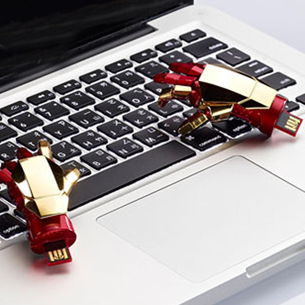 فلش مموری Usb 2.0 اولتیتا مدل دست آیرون من ظرفیت 128 گیگابایت