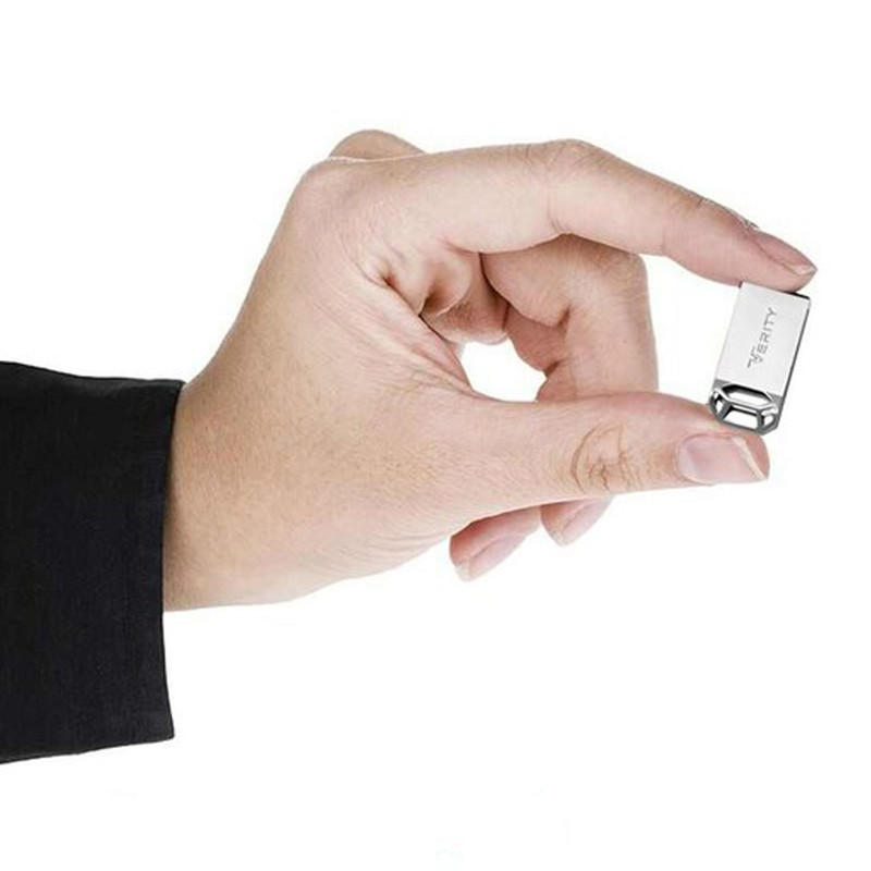 فلش مموری 32 گیگابایت وریتی مدل V-819 با رابط USB 2.0، بدنه فلزی مقاوم و ضد خش، سرعت انتقال 30 مگابایت بر ثانیه، سازگار با گوشی، تبلت، کامپیوتر و تلویزیون